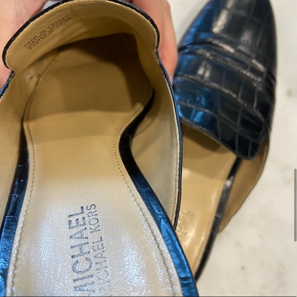 Shoes: Michael Kors Embossed Leather Mules Slides, Size 5.5 ๐ Bundle Me! - Picture 6 of 8